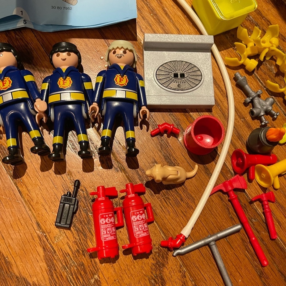Playmobil First Responders Playset Action Figures - Picture 4 of 10